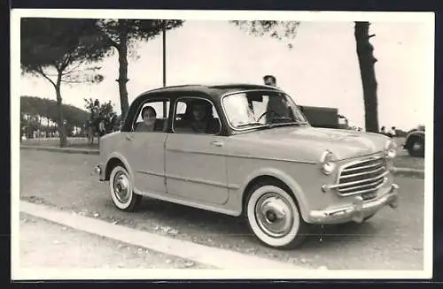 Foto-AK Auto vom Typ Fiat 1100