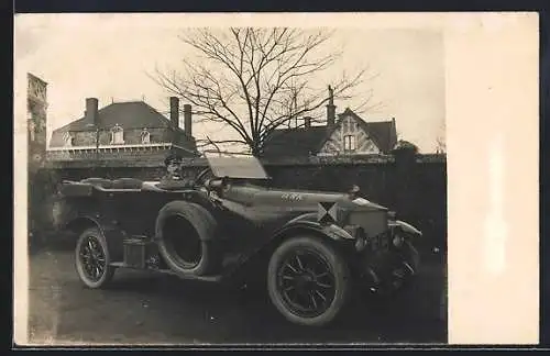 Foto-AK Benz Auto IX. R. K., Soldat in Uniform am Steuer