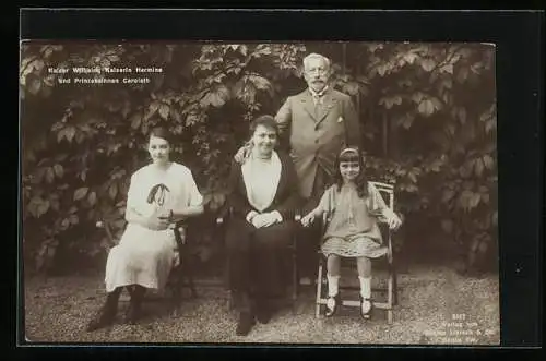 AK Kaiser Wilhelm II. mit seiner Frau Hermine und Prinzessinnen Carolath