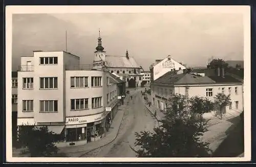 AK Holleschau, Ortsansicht mit Hotel Zaparka