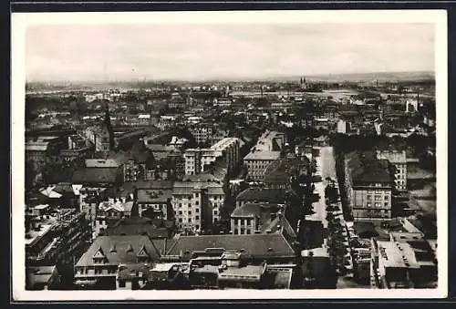 AK Mährisch Ostrau, Stadtansicht aus der Vogelperspektive, Strassenpartie