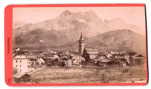 Fotografie Würthle & Spinnhirn, Salzburg, Ansicht Saalfelden, Panoramablick mit Kirche gegen die Berge