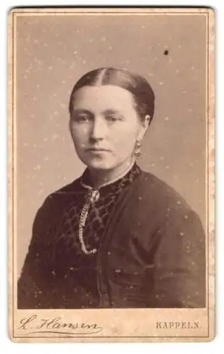 Fotografie L. Hansen, Kappeln, Helene Jessen im Portrait mit hochgestecktem Haar