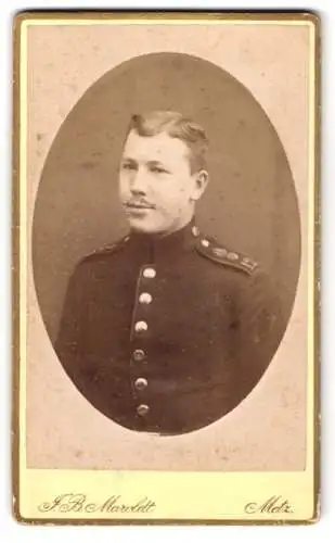 Fotografie J. B. Maroldt, Metz, Soldat in Uniform Art. Rgt. 12