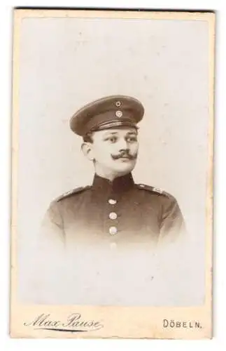 Fotografie Max Pause, Döbeln, Soldat in Uniform Rgt. 13 mit Mustache