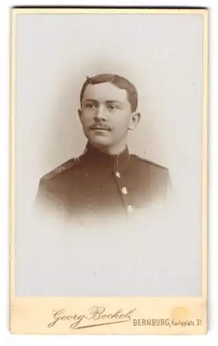 Fotografie Georg Beckel, Bernburg a. S., junger Soldat in Uniform Rgt. 36