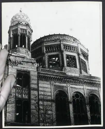 Fotografie unbekannter Fotograf, Ansicht Berlin-Mitte, jüdische Synagoge in der Oranienstrasse noch ohne neue Kuppel