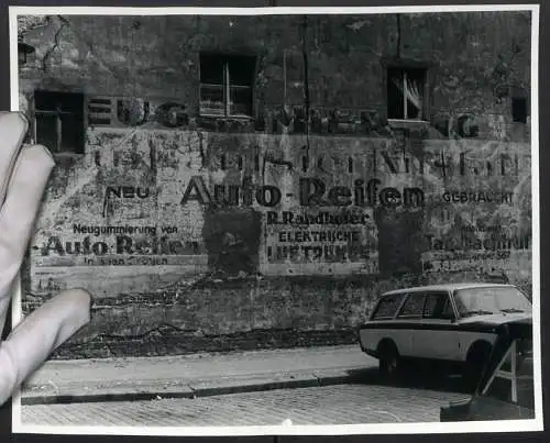 Fotografie J. M. Schimmel, Berlin, Ansicht Berlin, alte Werbung an Hauswand in der Käthe-Niederkirchner-Str. 37 / 38