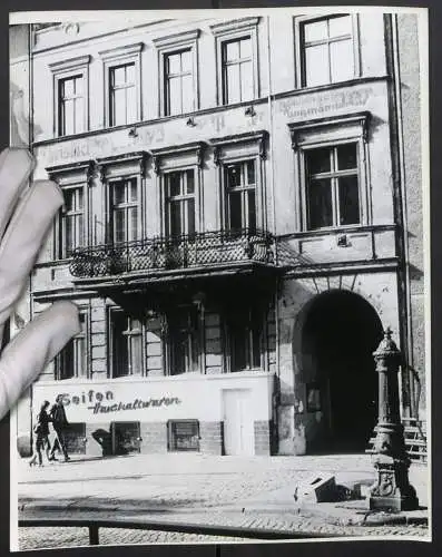 Fotografie J. M. Schimmel, Berlin, Ansicht Berlin, Wohnhaus in der Schönhauser Allee 134, Werbung Seifen, ehem. CVJM