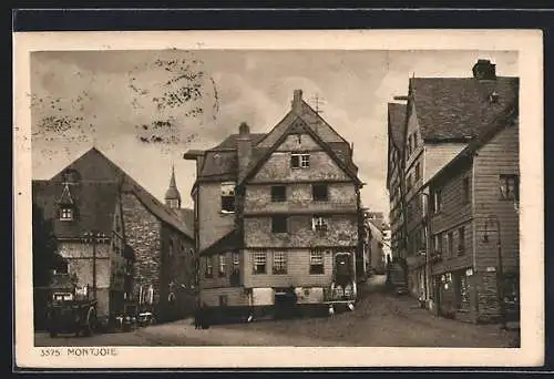 AK Montjoie / Eifel, Gasse mit Anwohnern vor ihrem Haus