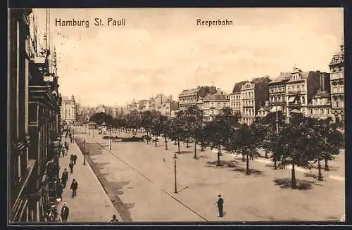 AK Hamburg-St.Pauli, St. Pauli, Strasse Reeperbahn mit Passanten