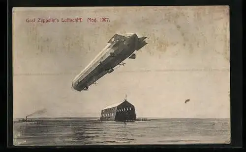 AK Graf Zeppelin`s Ludtschiff Modell 1907 über dem Hangar