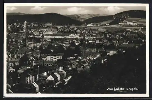 AK Aue / Erzgebirge, Gesamtansicht vom Hügel aus