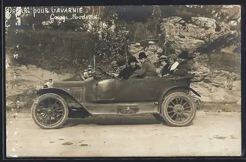 Foto-AK Auto, Garage Moderne, Depart pour Gavarnie