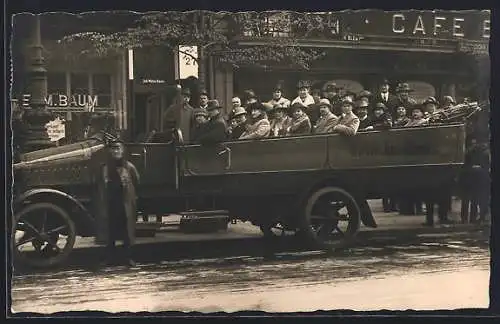 Foto-AK Offener Bus, Käse`s Rundfahrten, Reisegruppe