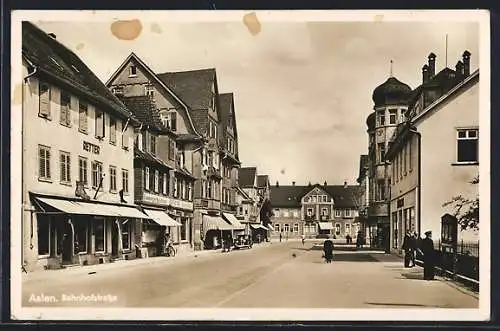 AK Aalen, Bahnhofstrasse mit Geschäften