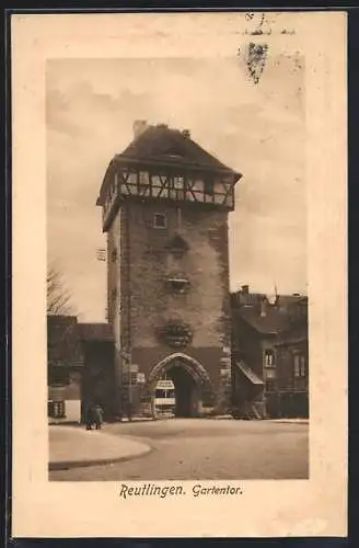 AK Reutlingen, Gartentor mit Strassenpartie