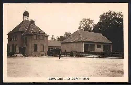 AK Rieux /Oise, La Mairie et Ecoles