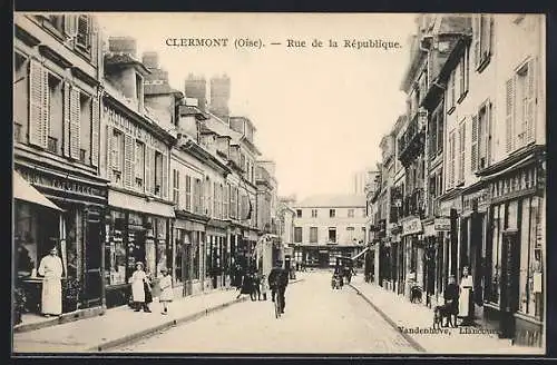 AK Clermont /Oise, Rue de la République, Strassenpartie