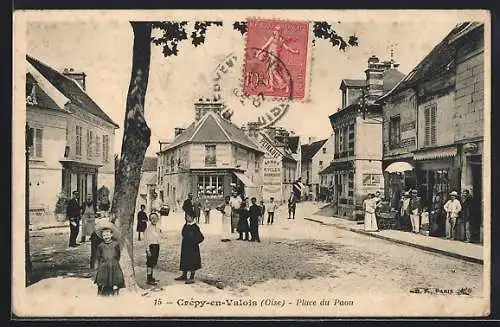 AK Crépy-en-Valois, Place du Paon