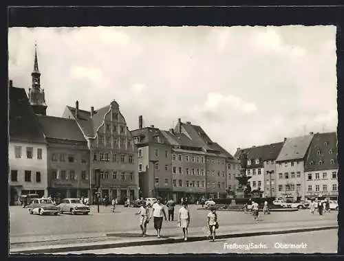 AK Freiberg /Sachs., Obermarkt mit Denkmal und Autos