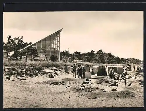 AK Glowe / Rügen, Strandszene an der Konsum-Gaststätte Ostseeperle