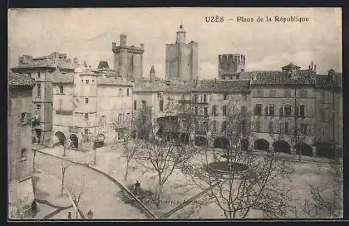 AK Uzès, Place de la Rèpublique