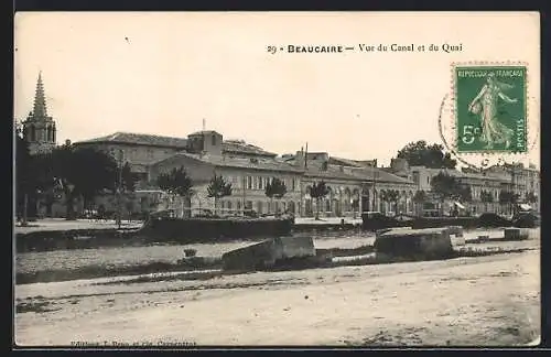 AK Beaucaire, Vue du Canal et du Quai