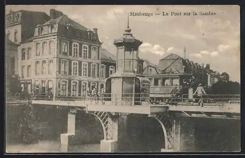 AK Maubeuge, Le Pont sur la Sambre, Strassenbahn