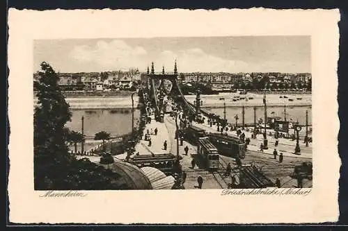 AK Mannheim, Strassenbahnen vor der Friedrichsbrücke über den Neckar