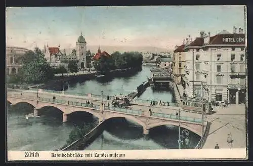 AK Zürich, Strassenbahnen auf der Bahnhofsbrücke mit Blick zum Landesmuseum