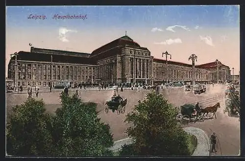 AK Leipzig, Hauptbahnhof, Strassenbahnen und Droschken auf dem Bahnhofsplatz