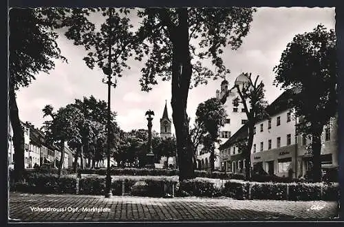 AK Vohenstrauss /Opf., Marktplatz mit Denkmal