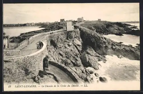 AK St-Lunaire, Le Chemin de la Croix du Décollé, promeneurs