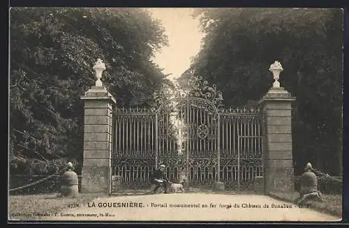 AK La Gouesnière, Portail monumental en fer forgè du Chateau de Bonaban