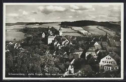 AK Schwarzenberg / Erzgebirge, Blick vom Bezirksverband auf den Ort