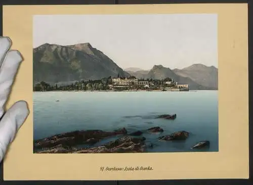 Fotografie Photochrom Zürich, Ansicht Isola di Garda, Blick nach der Insel am Gardasee