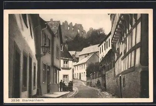 AK Blankenheim / Eifel, Strassenpartie mit Blick auf die Ruine