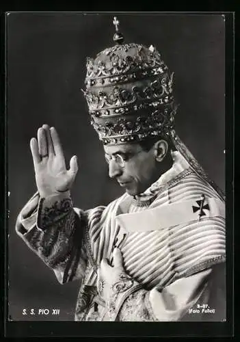 AK Papst Pius XII. mit der Tiara