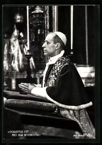 AK Papst Pius XII. beim Beten, Exauditus est pro sua Reverentia