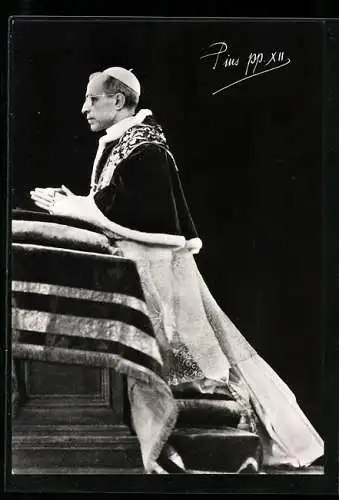 AK Papst Pius XII. kniend zum Gebet