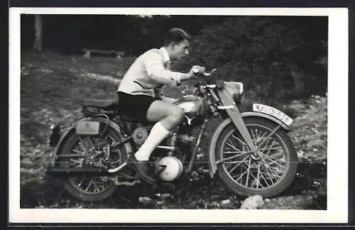 Foto-AK Zündapp Motorrad, junger Mann im Gelände GS Motorsport