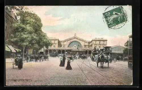 AK Paris, La Gare de l`Est, Ostbahnhof mit Kutschen und Leuten