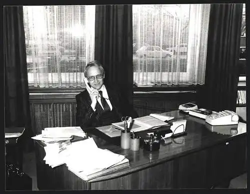 Fotografie WEREK, München, Der neue CSU-Generalsekretär Edmund Stoiber, 15.11.1978