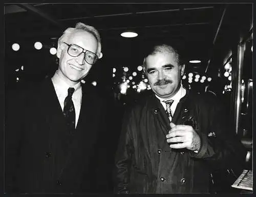 Fotografie WEREK, München, Bayr. Innenminister Edmund Stoiber und bayr. Umweltminister Peter Gauweiler, Februar 1991