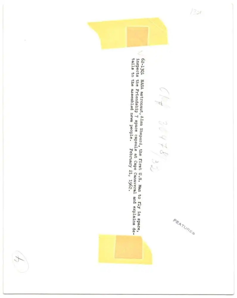 Fotografie Fotograf unbekannt, Cape Canaveral, Astronaut Alan Shepard (erster amerik. Mann im Weltraum) an Friendship 7 1