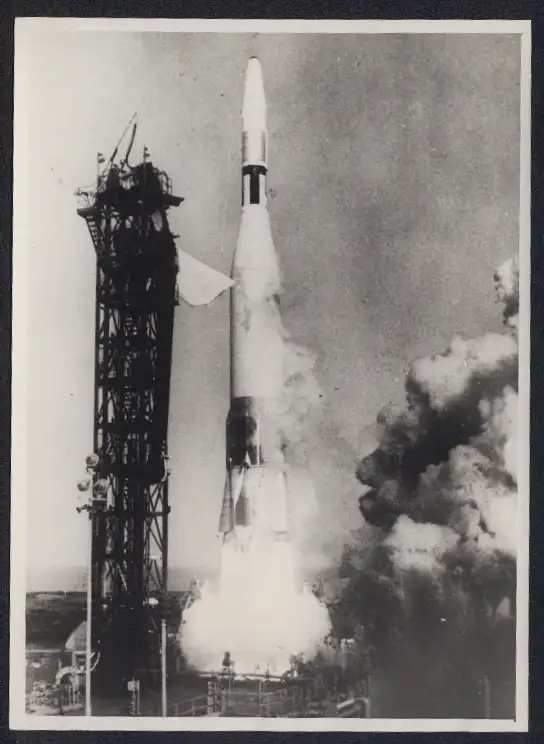 5 Fotografien VOTAVA, Wien, NASA, amerik. Mondrakete Ranger 4, Satellit Ariel, Mariner II, Modell der Ranger 0