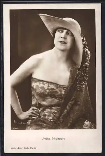 AK Portrait Schauspielerin Asta Nielsen