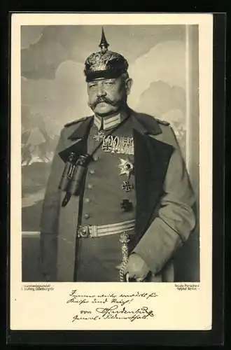 AK Paul von Hindenburg, in Uniform mit Pickelhaube und Orden