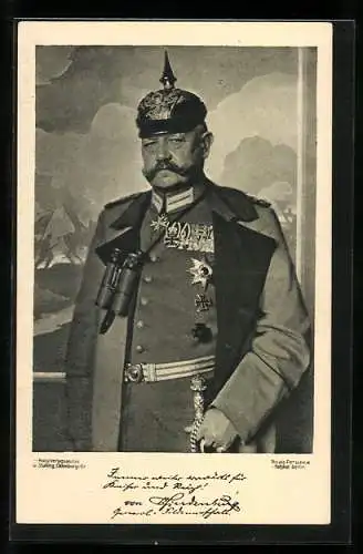 AK Paul von Hindenburg in Uniform mit Feldstecher, Pickelhaube und vielen Orden